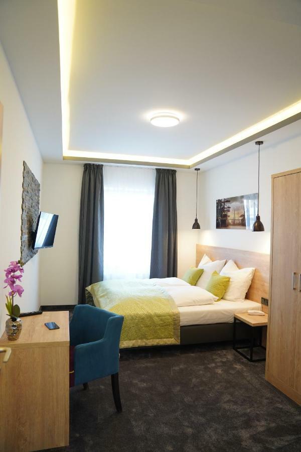Hotel Dias Піннеберґ Екстер'єр фото